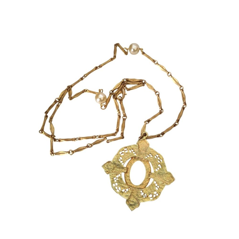 Womens Vintage Gold Tone Finish Faux Pearl Celtic Style Cross Pendant - Picture 8 of 8